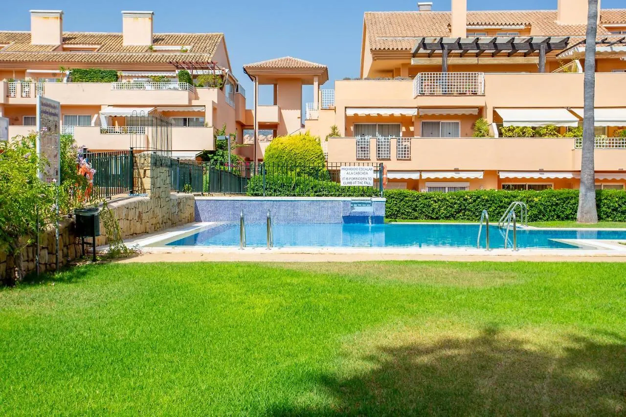 Beautiful Apartment With Big Terrace And Access To 3 Pools Elviria Marbella Spain