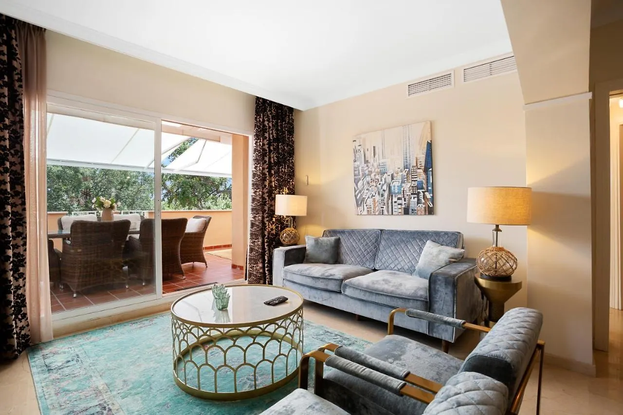 Beautiful Apartment With Big Terrace And Access To 3 Pools Elviria Marbella
