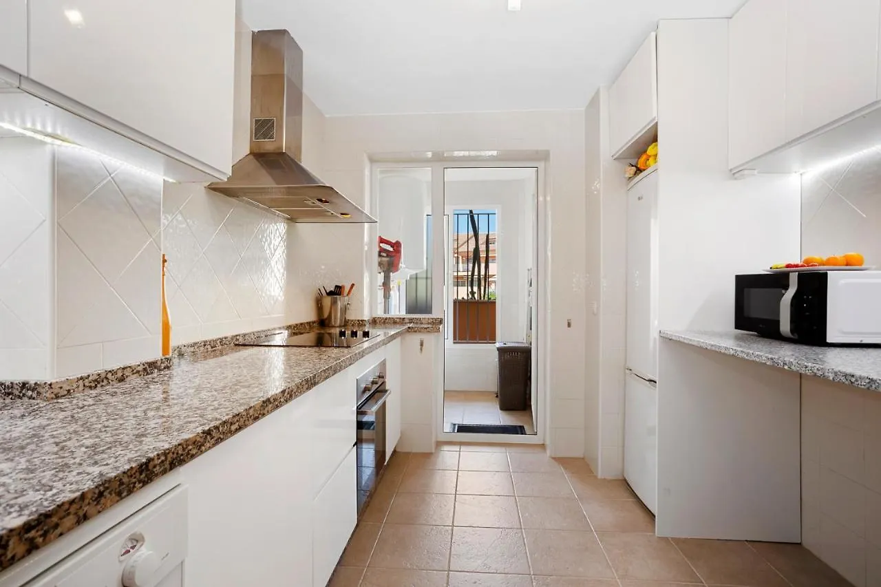 Beautiful Apartment With Big Terrace And Access To 3 Pools Elviria Marbella Spain