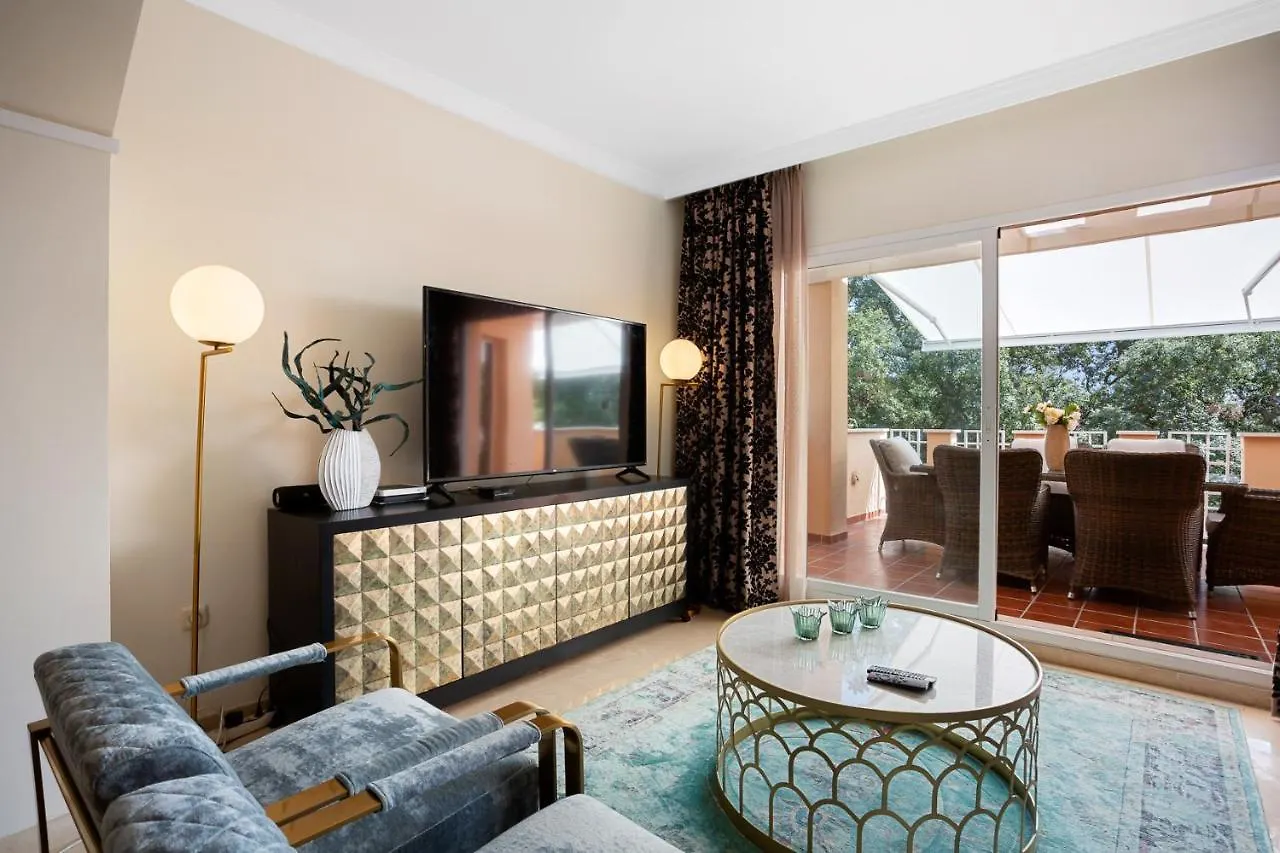 Beautiful Apartment With Big Terrace And Access To 3 Pools Elviria Marbella