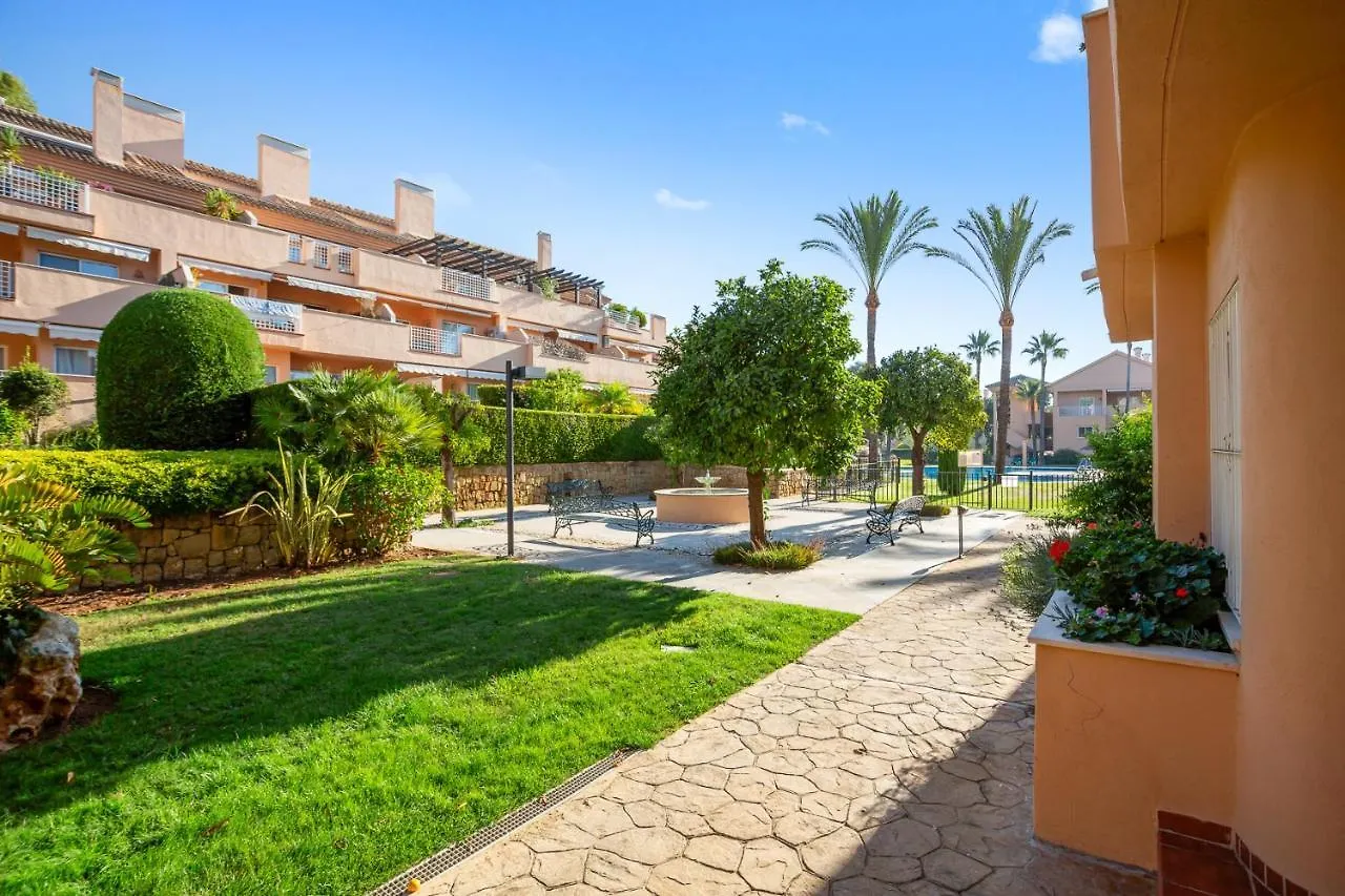 Beautiful Apartment With Big Terrace And Access To 3 Pools Elviria Marbella