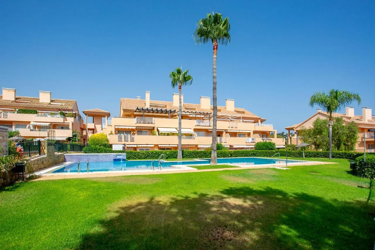 Beautiful Apartment With Big Terrace And Access To 3 Pools Elviria Marbella
